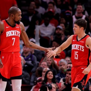 开云在线开户-4人仅得13分！火箭队2阵全面哑火，伊森再缺阵，引替补席连锁反应