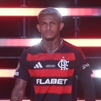 韦斯利谈罗马传闻：转会由俱乐部和经纪人考虑，而我会专注于比赛